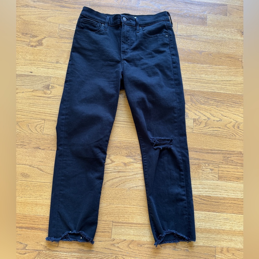 Levi’s Premium Denim 724 High Rise Straight Crop with distressing,Black,Size 29